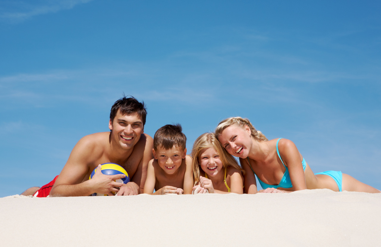 Famiglia in vacanza al mare